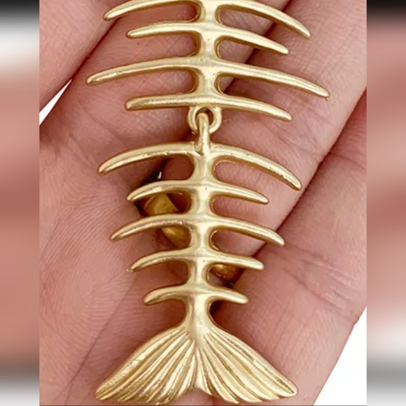 Fish necklace pendant MOVES gold BIG FISH BONES SKULL New chain available - Picture 7 of 9